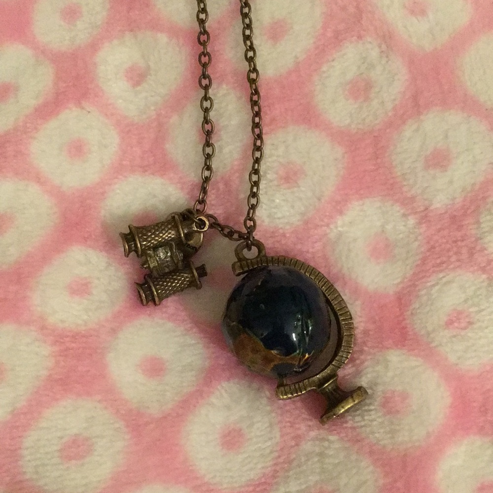 Fashion necklace travel theme, brass, NWT Globe